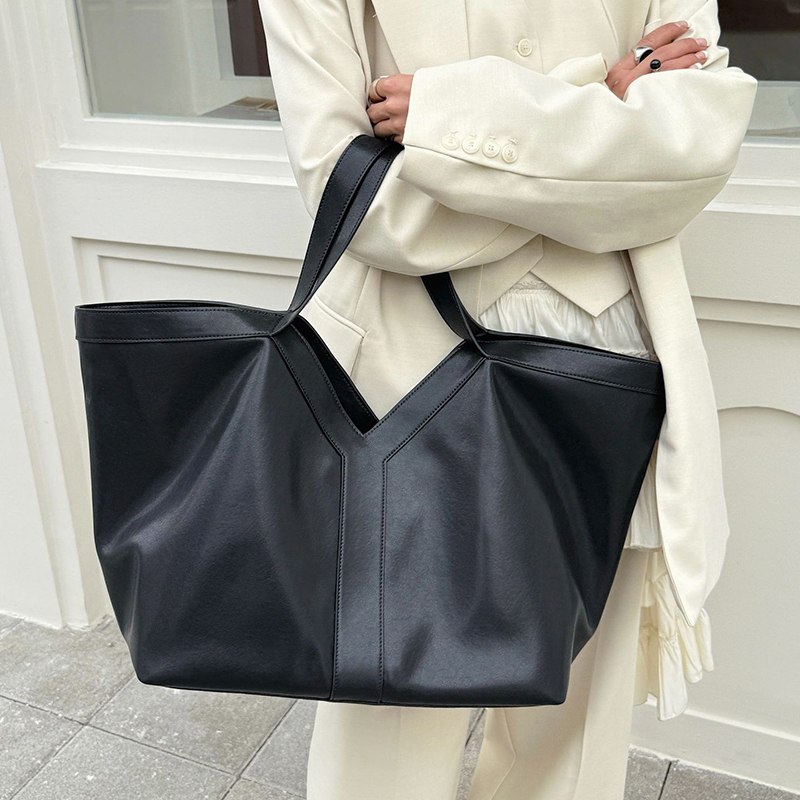 حقائب يد نسائية فاخرة من الجلد - مراجعة Luxury Bags Of 2026 وسعره