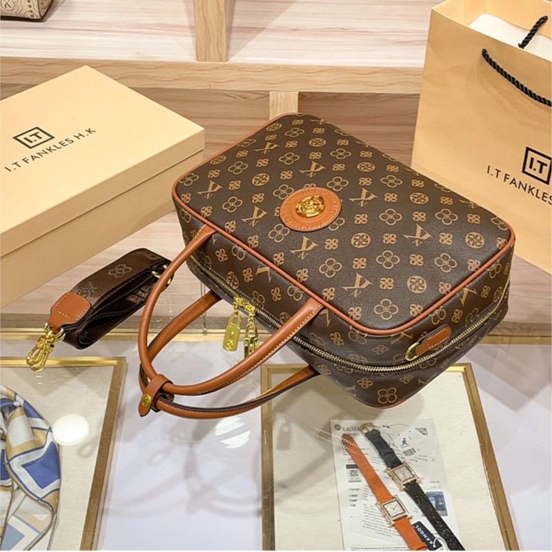 حقيبة يد نسائية ذات علامة تجار - مراجعة Xl Luxury Bags وسعره