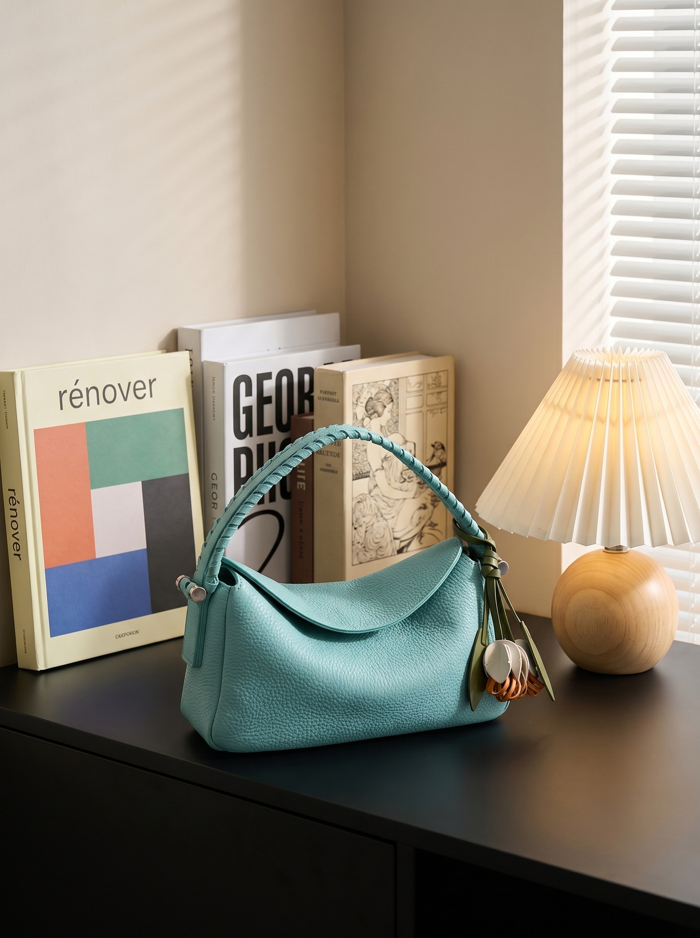حقائب يد نسائية من الجلد الطبي - مراجعة Xl Luxury Bags وسعره