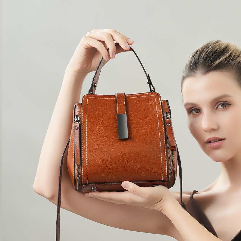 حقيبة كتف نسائية من الجلد الأص - مراجعة Luxury Bags Quiet وسعره