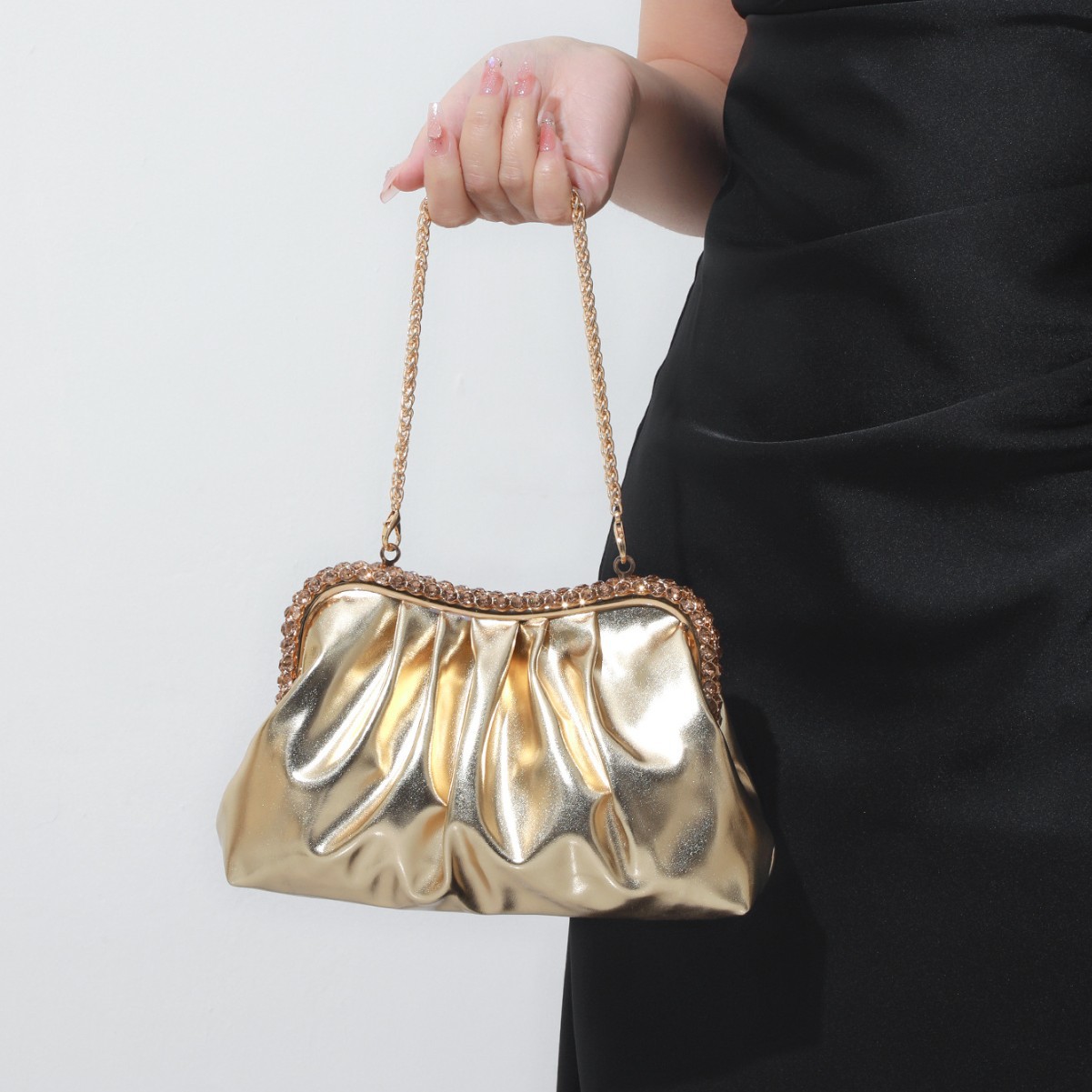 حقيبة سهرة فاخرة وهادئة من الج - مراجعة Luxury Bags Quiet وسعره