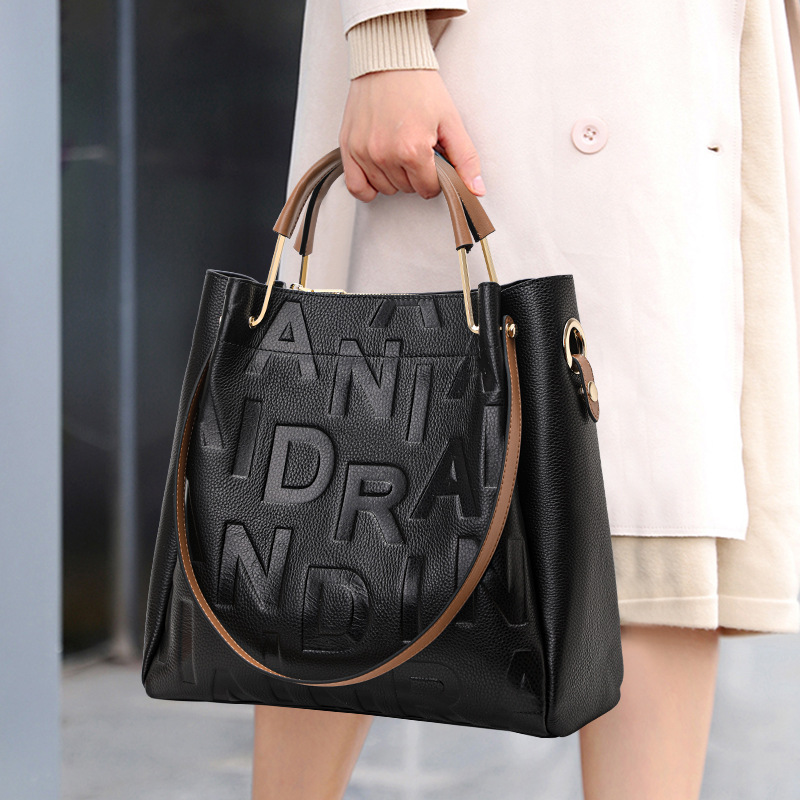 حقيبة كتف نسائية فاخرة من الجل - مراجعة Luxury Bags Quiet وسعره