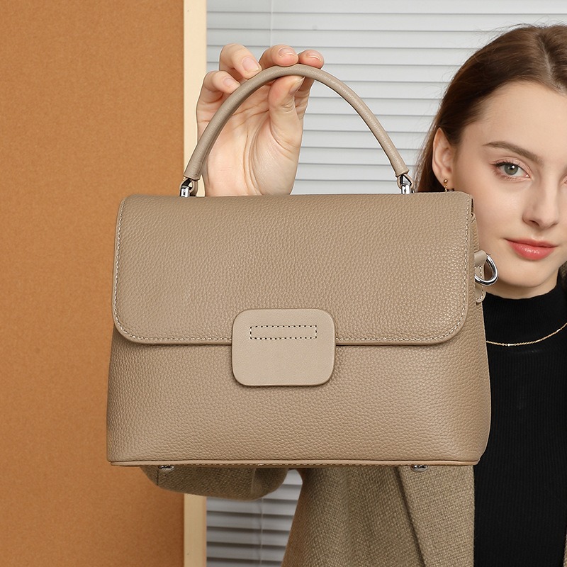 حقيبة كتف نسائية من الجلد الطب - مراجعة Luxury Bags Quiet وسعره