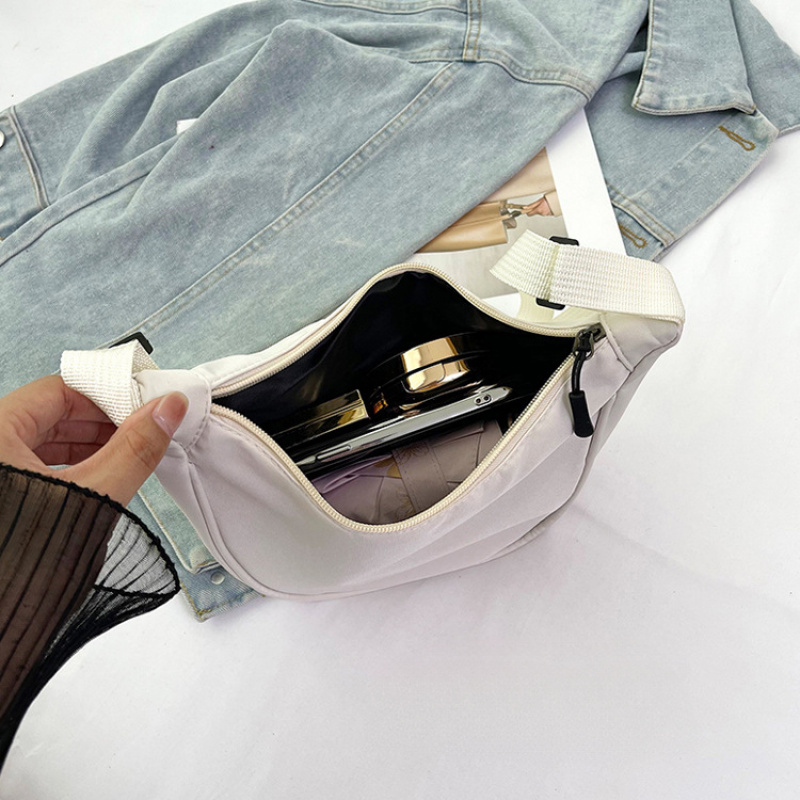 حقيبة كتف نسائية جديدة، خفيفة  - مراجعة Luxury Bags Quiet وسعره